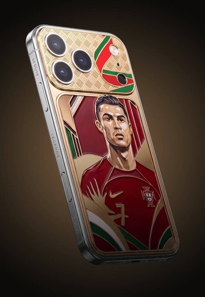Caviar smartphone with a gold image of Messi