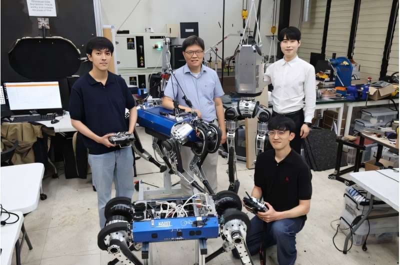 The research team. From left: Ph.D. candidate Jaehyun Park (KAIST, co-first author); Professor Hae-Won Park (KAIST, corresponding author); Professor Seungwoo Hong (Korea University, corresponding author); Researcher Jun-Gill Kang (Agency for Defense Development at the time of the research, co-first author)