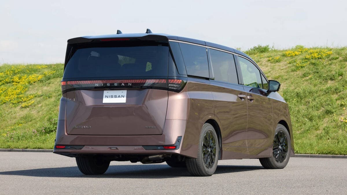 The new Nissan Elgrand returns after 16 years to challenge the Toyota Alphard