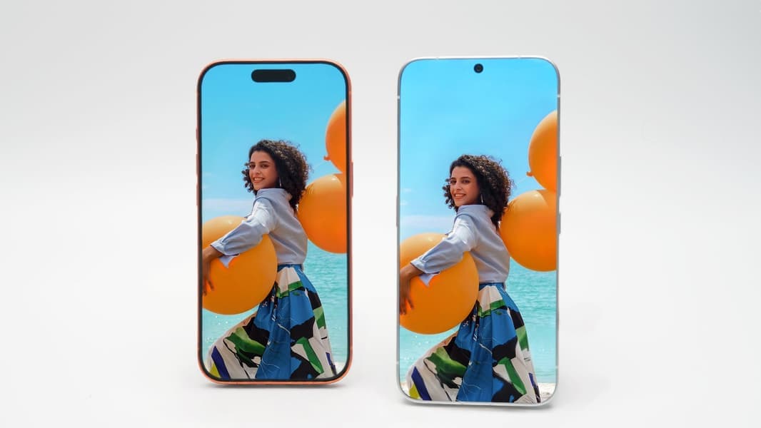 Comparison with iPhone 17 Pro. Photo: Tecno/UniverseIce