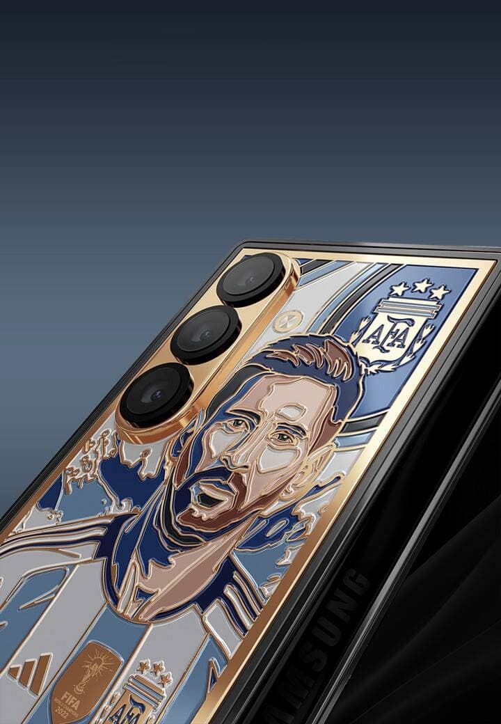 Caviar smartphone with a gold image of Messi