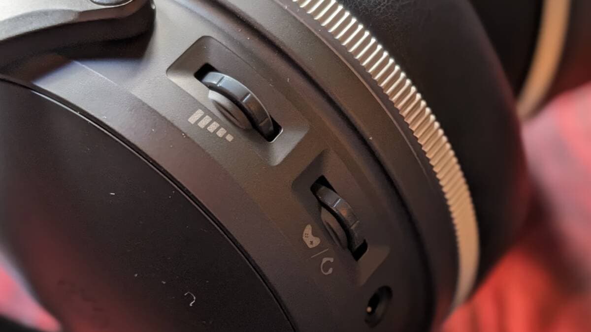Close-up of the volume control on the Maxwell 2 ANC headphones
