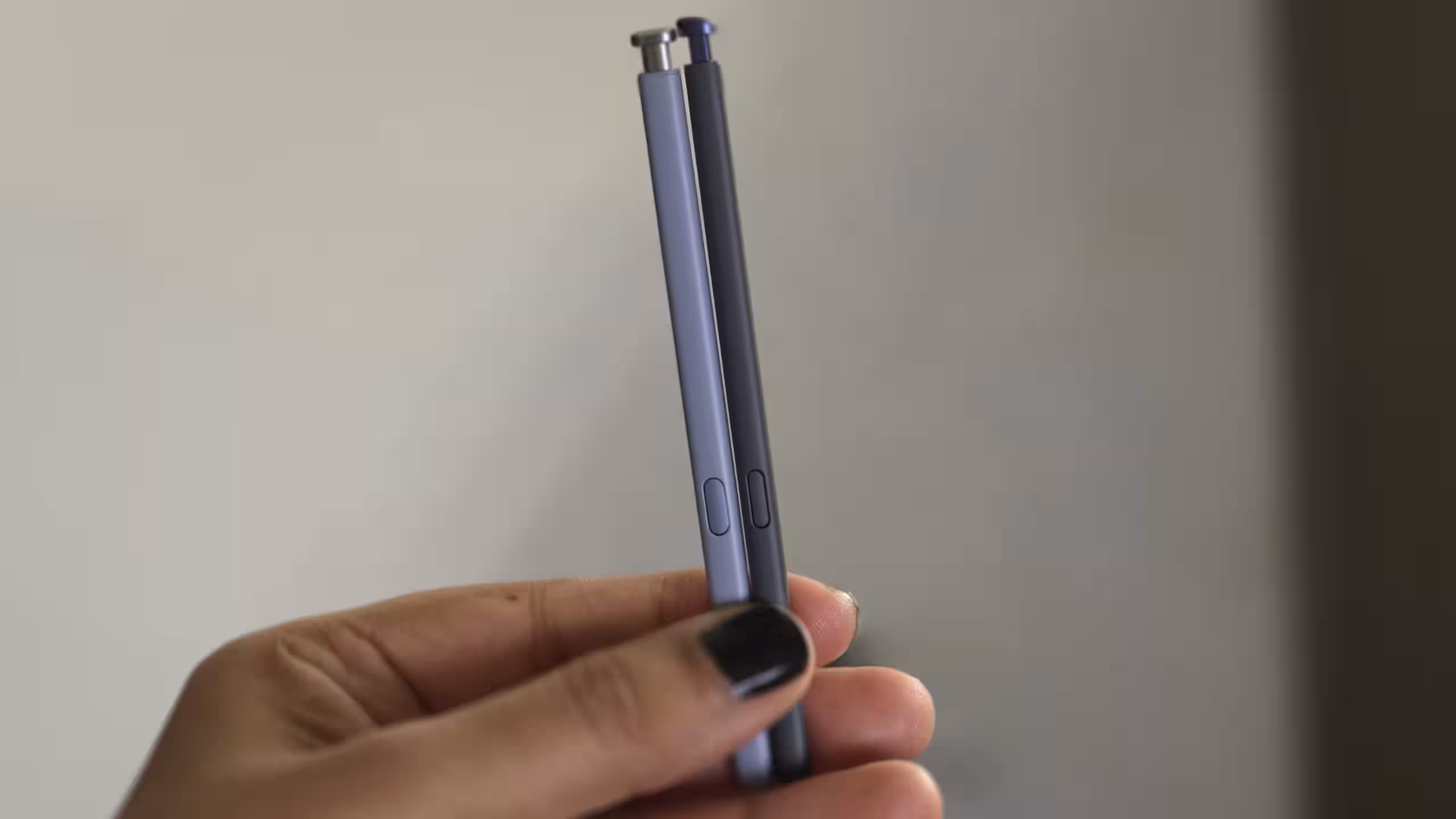 Comparison of S Pen thickness between S25 Ultra and S26 Ultra