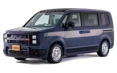 Honda StepWGN front with retro design