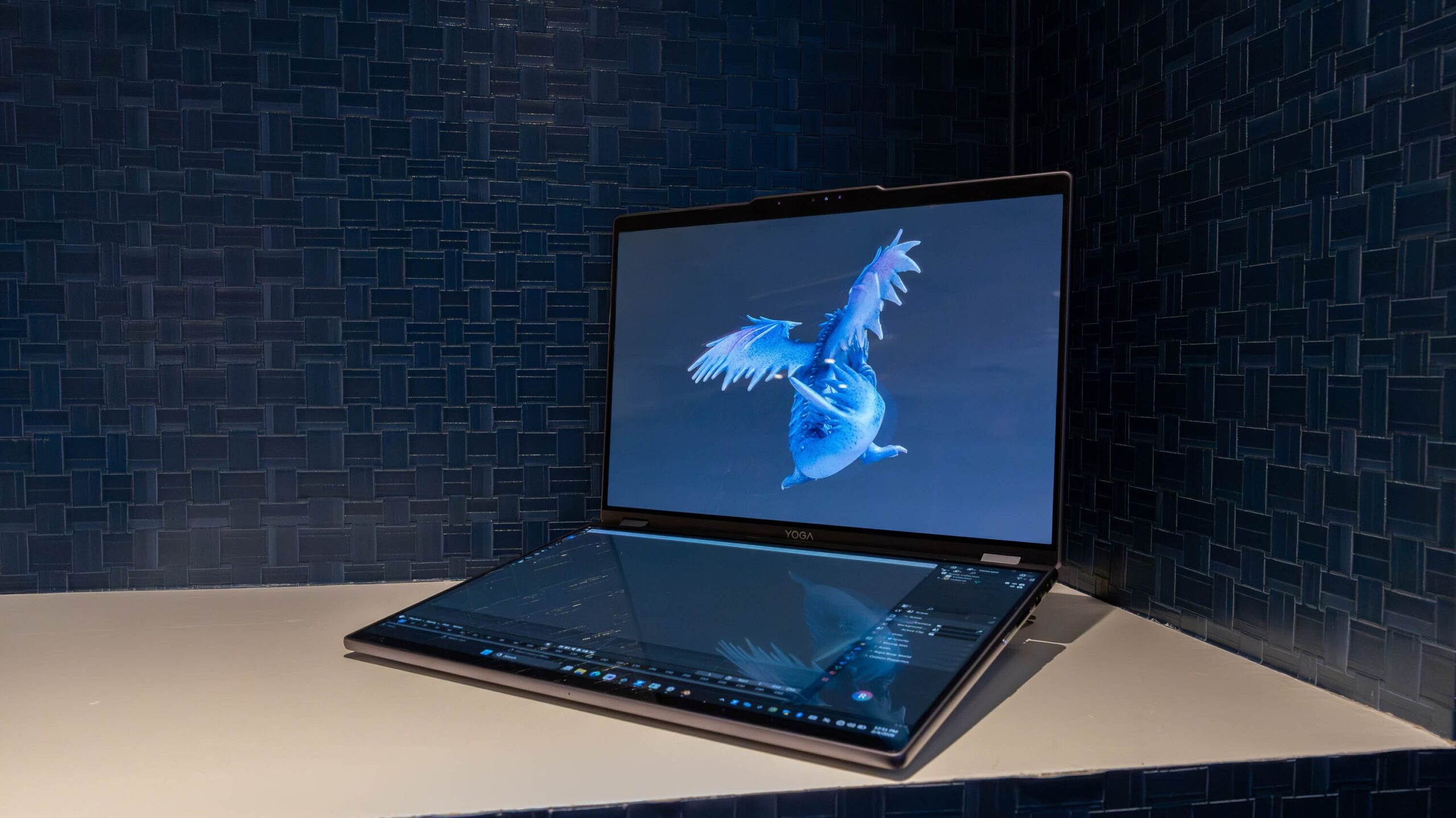 lenovo concept 3d laptop on display