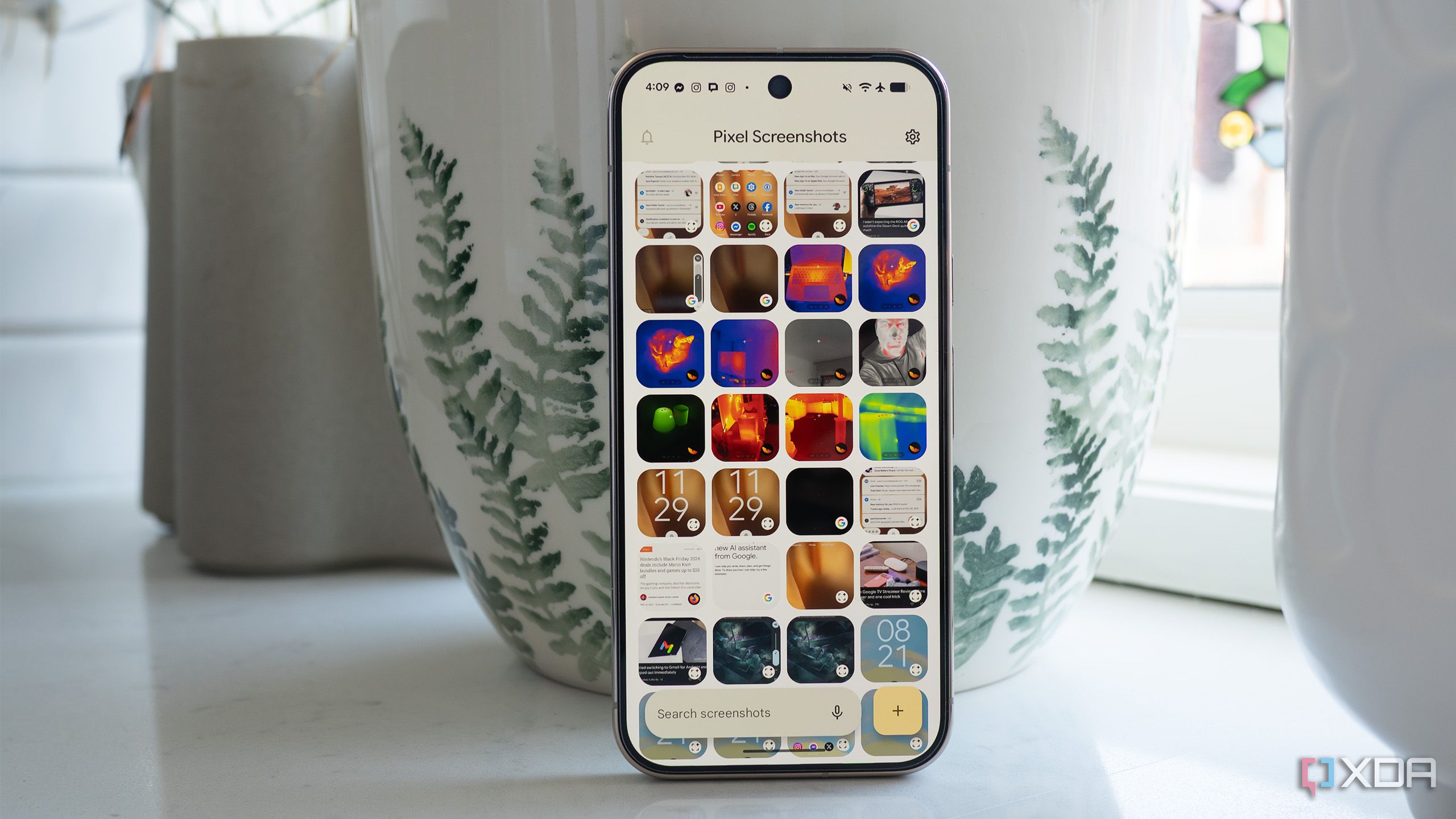The Pixel 10's Screenshots app