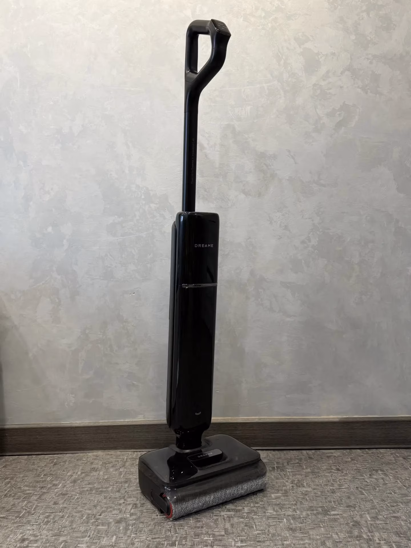 Dreame G12S Pro on vertical charging station