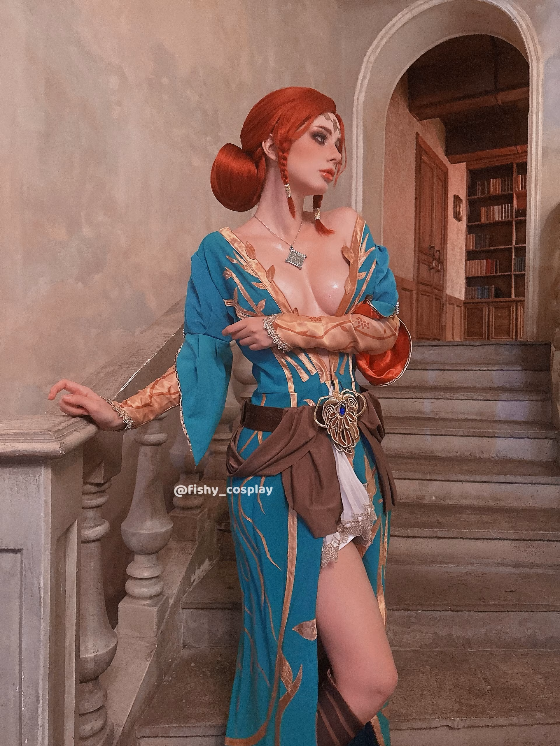 Stunning adult Triss Merigold cosplay by Fishy outshines Yennefer