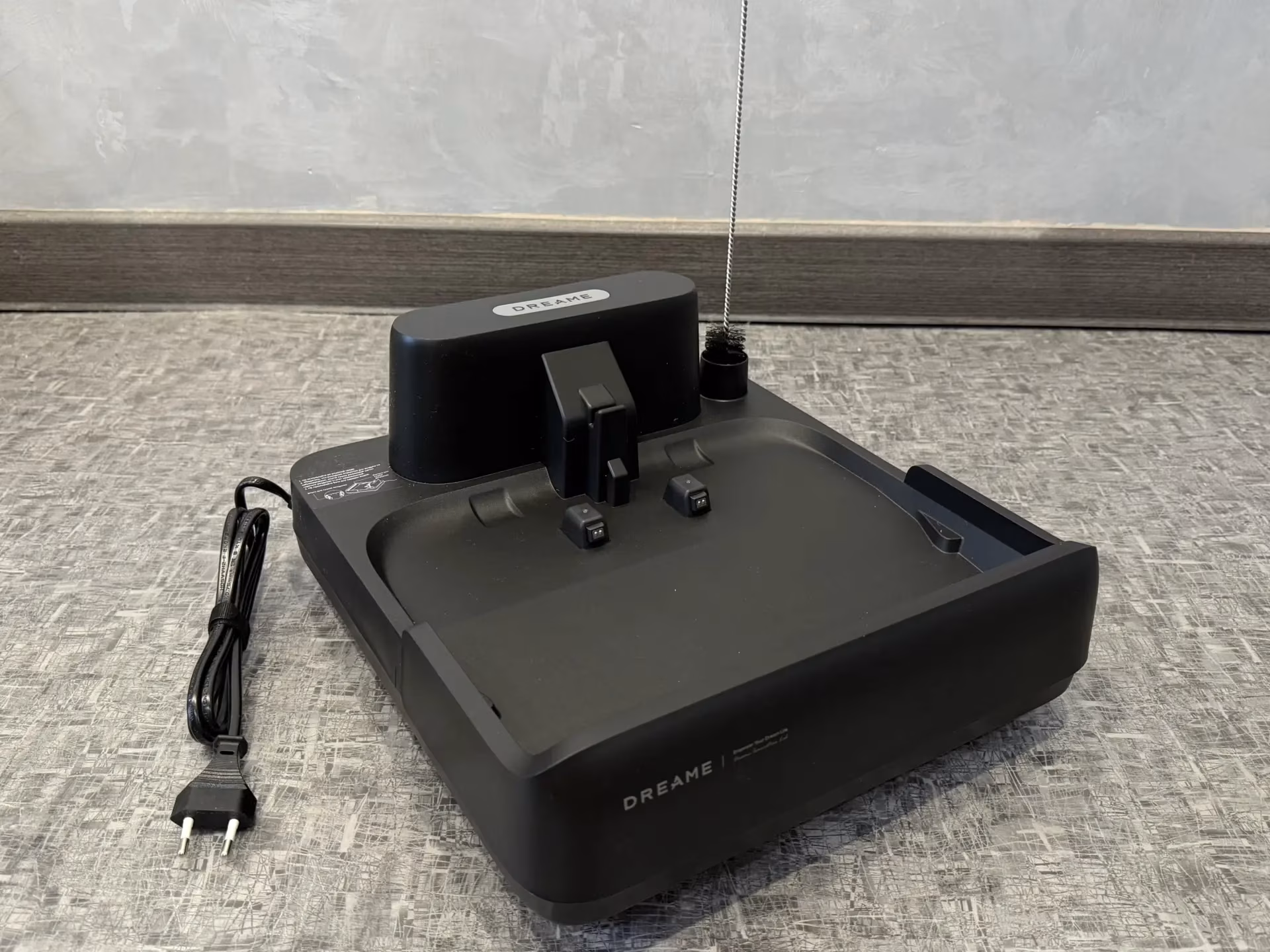 Charging and cleaning base for Dreame G12S Pro