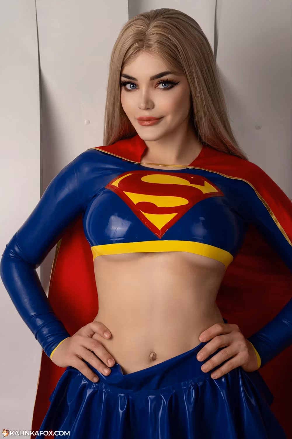 Kalinka Fox in latex Supergirl cosplay as Kara Zor-El