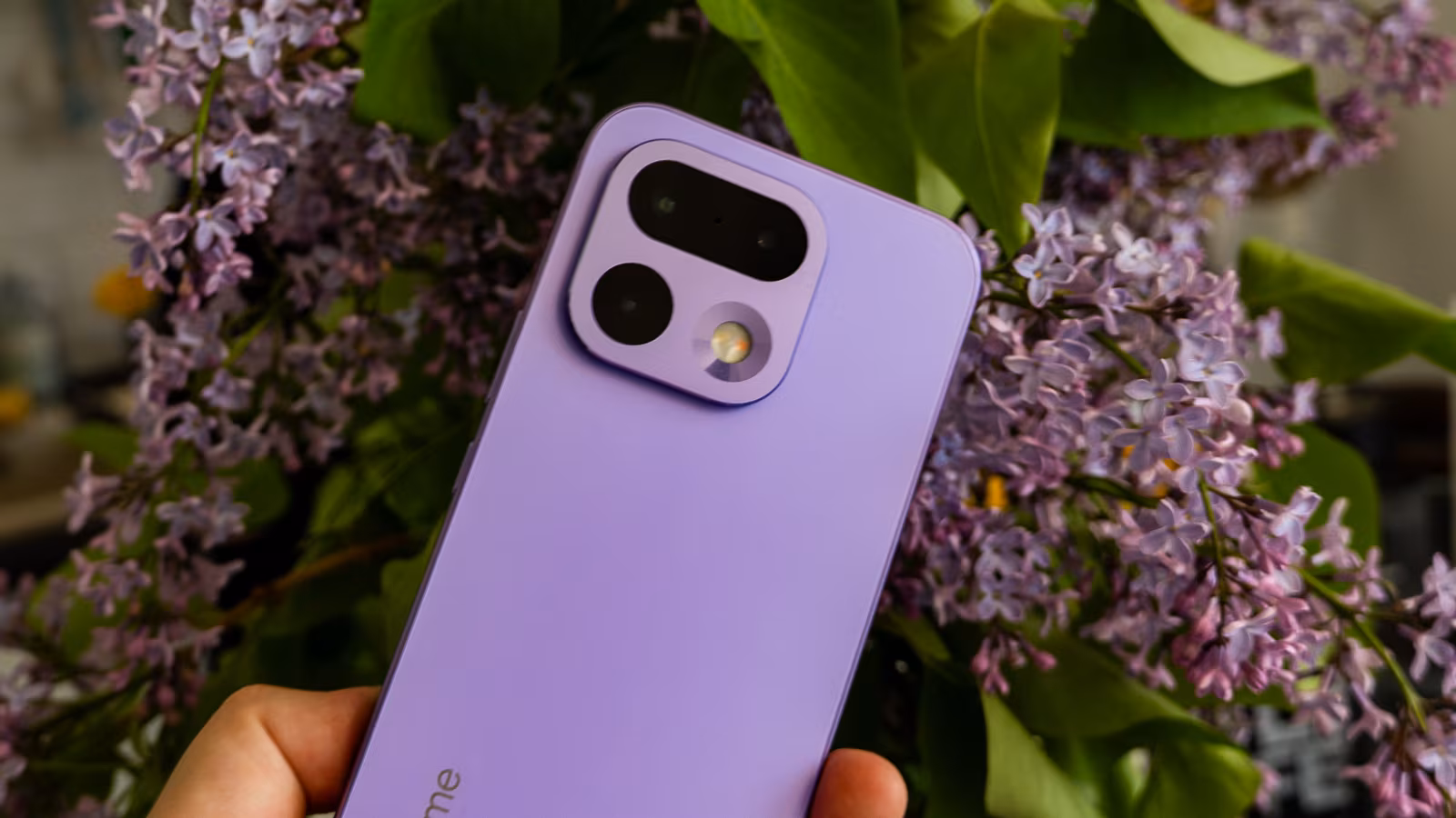 Purple Realme 16 Pro 5G with 200 MP camera