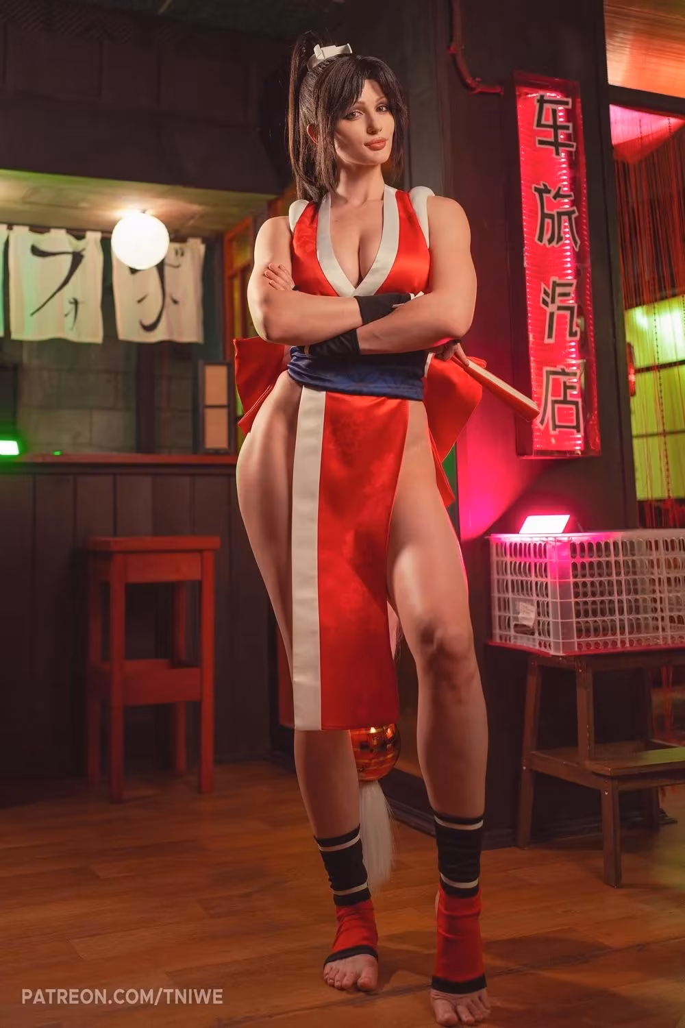 Female cosplay of Mai Shiranui from Fatal Fury