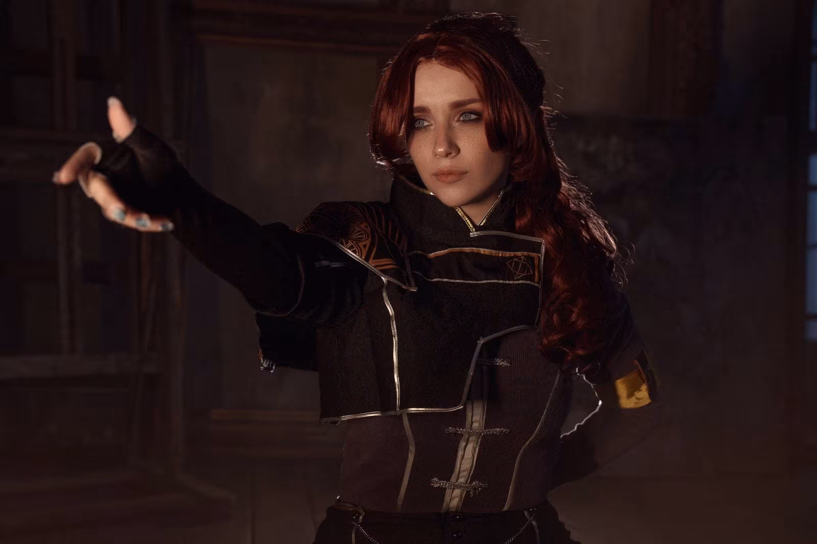 Russian model in black leather Maëlle cosplay