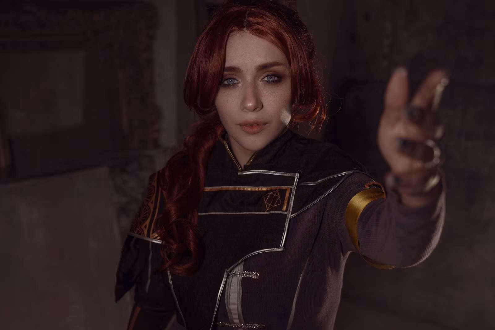 Russian model presenting Maëlle cosplay from Clair Obscur: Expedition 33