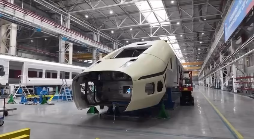 400 km/h train for Moscow-St Petersburg HSR in the workshop